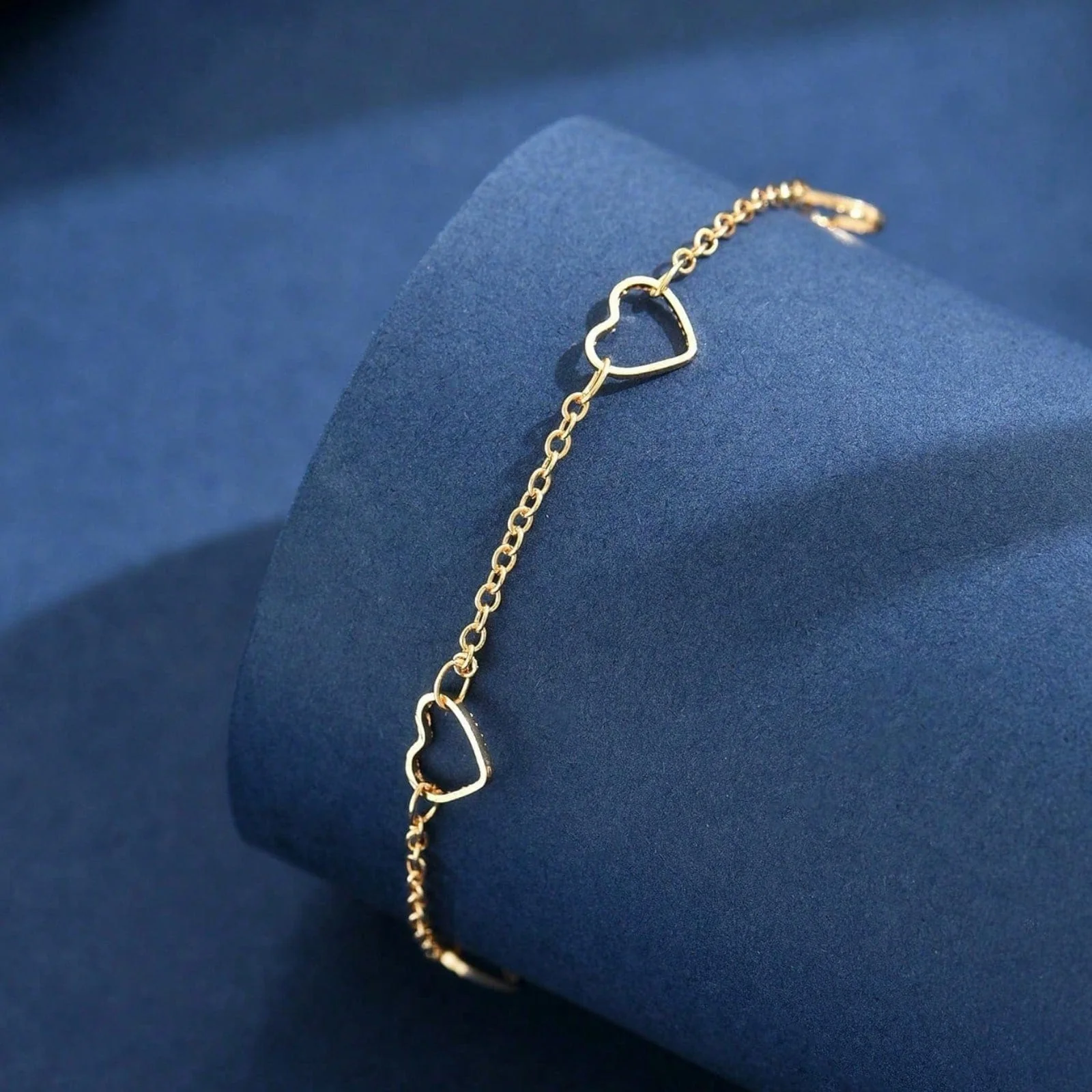 Hallmark Silver Floral Link Heart Gold Plated Anklet For Women - Image 2