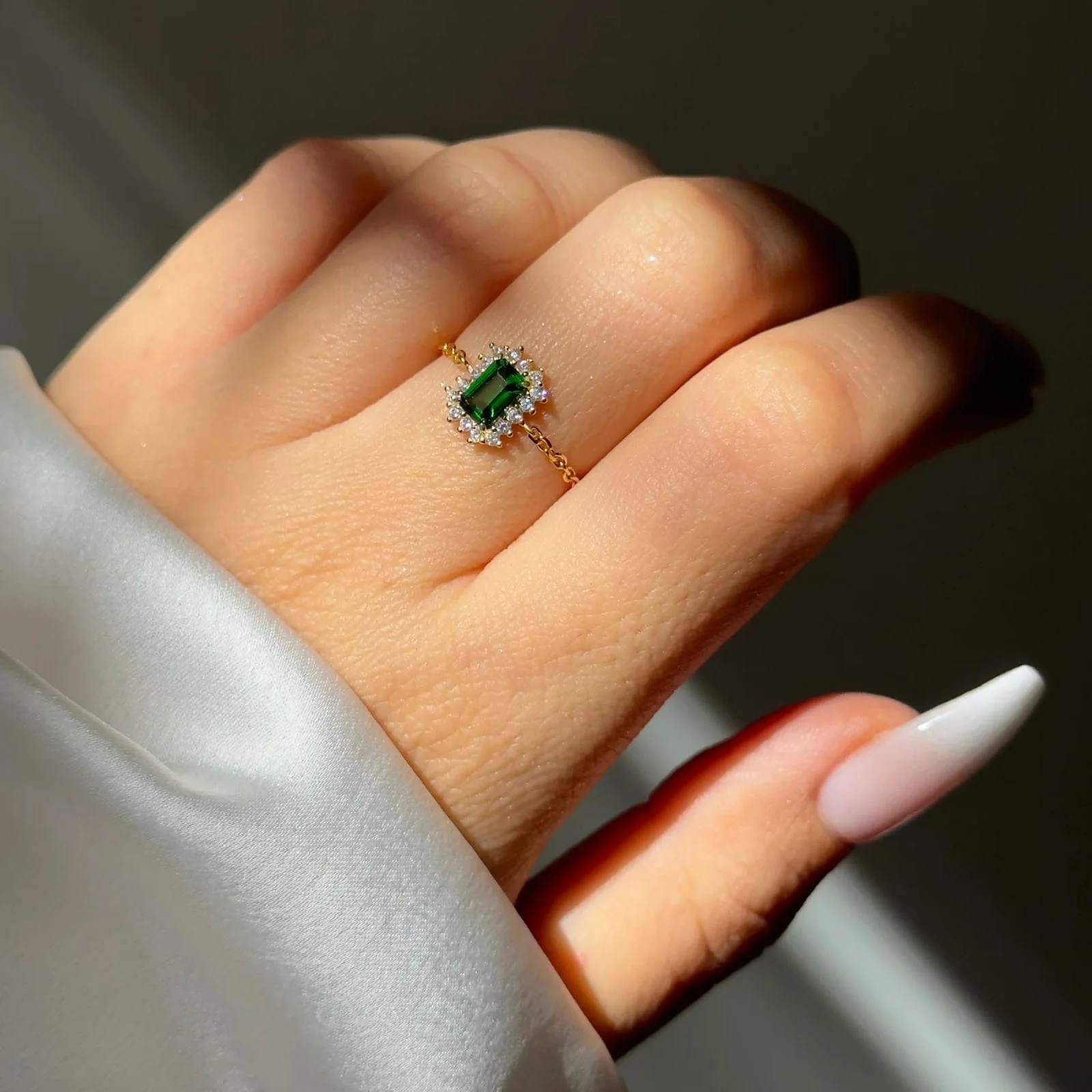 Hallmark Silver Green Vintage Halo Gold Plated Chain Ring