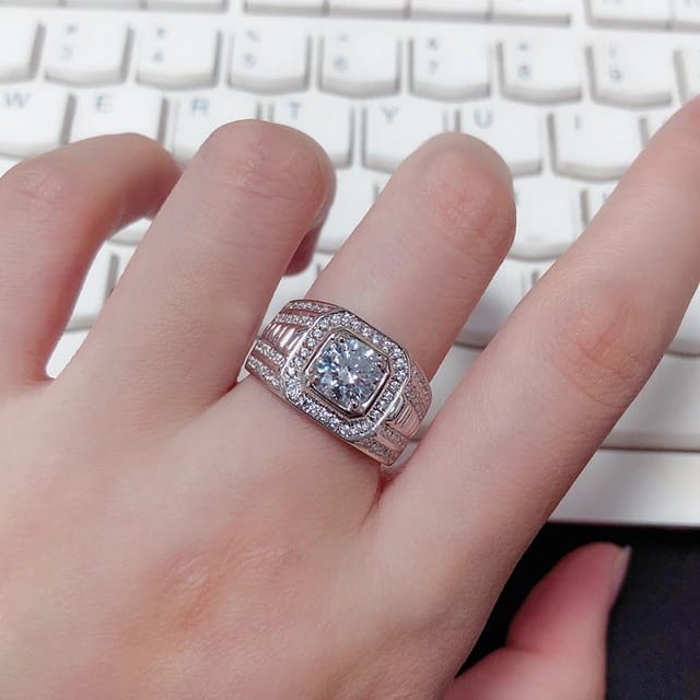 Hallmarked Elegant Silver Ring With Classic Diamond For Men - Image 4