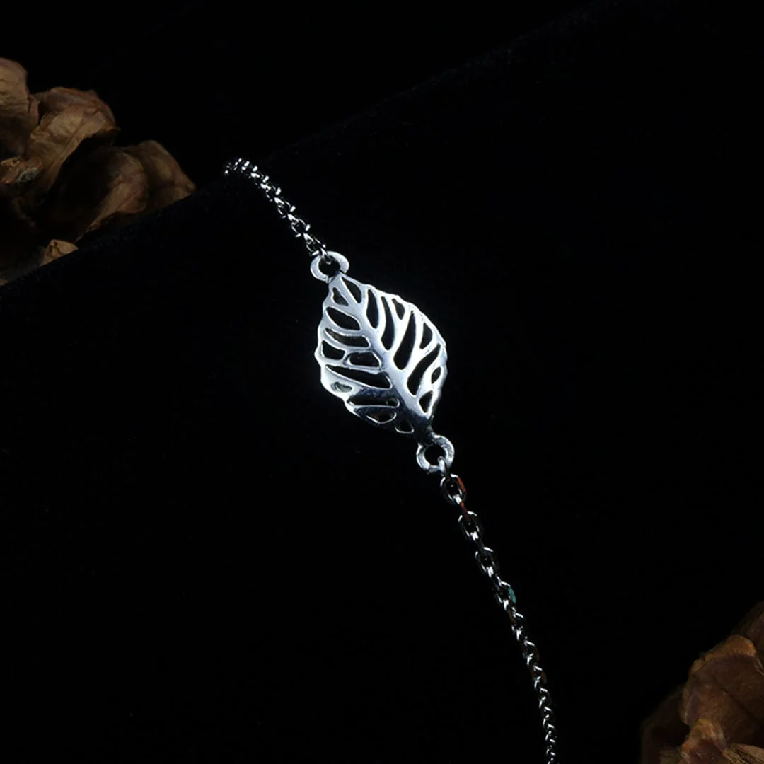 Zarkan Leaf Cut Linear Silver Bracelet - Image 4
